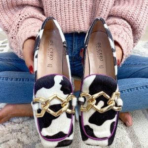 bailarinas-com-salto-baixo-mocassins-estampados-calçado-mucca-de-caro-1