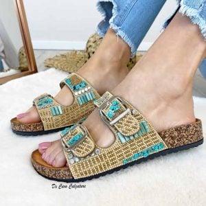 sandali-ciabatta-beige-con-fasce-e-pietre-colorate-de-caro-calzature-1