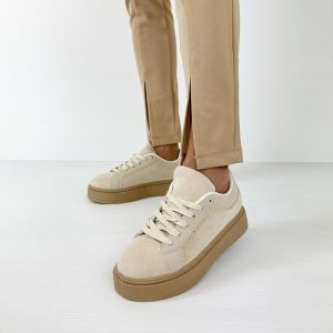 sneakers-camoscio-beige-con-zeppa-in-gomma-de-caro-calzature-1