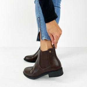 stivaletti-bassi-eco-pelle-marrone-con-elastico-de-caro-calzature-4