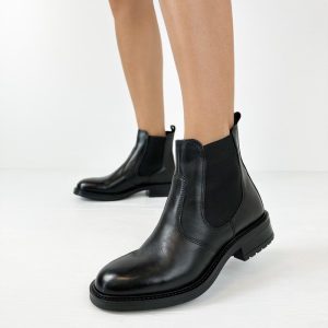 stivaletti-neri-bassi-con-elastici-laterali-vera-pelle-de-caro-calzature-4