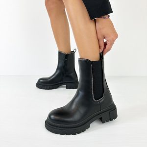 stivaletti-neri-con-elastico-anfibi-tacco-comodo-con-strass-de-caro-calzature-5