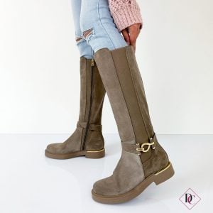 stivali-eleganti-camoscio-tortora-con-gambale-elasticizzato-de-caro-calzature-3
