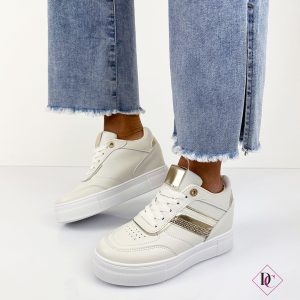 sneakers beige con strass oro e zeppa comoda de caro calzature 2