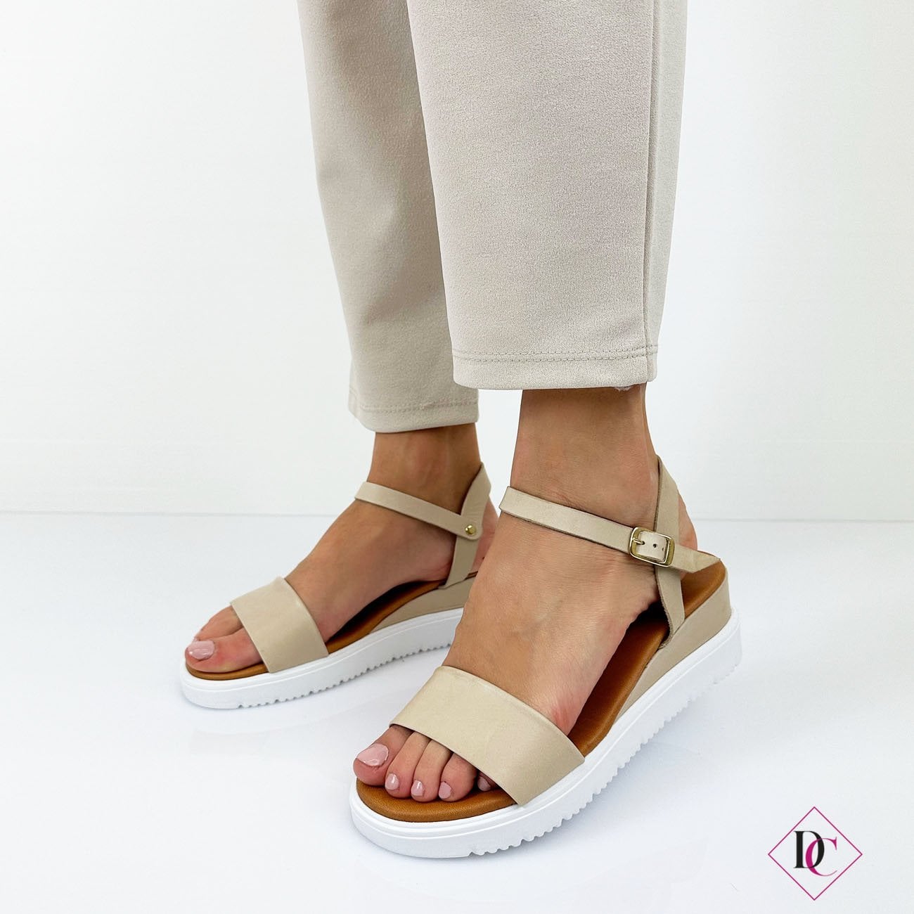 SANDALI FRAU DONNA in pelle ad incrocio con maxi fibbia bicolore 86P9 cuoio EUR 84,00 - IT