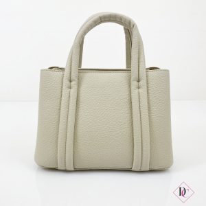 borsa beige eco pelle bauletto a mano con tracolla de caro calzature 1