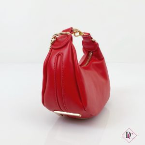 pochette rossa borsa piccola particolare con tracolla oro de caro