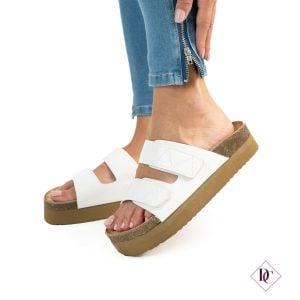 flache weiße Sandalen mit Keilabsatz und verstellbaren Schnallen von Caro Calcio (4)