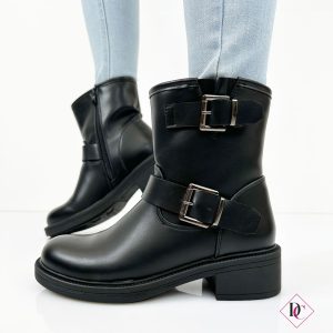 stivali tacco basso nero bikers con fibbe regolabili de caro calzature 1