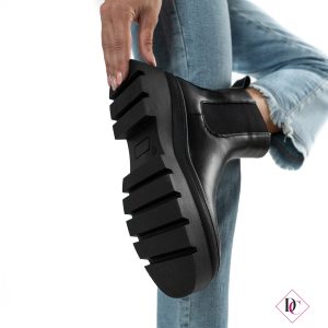 anfibi nero con tacco carrarmato impermeabile e gambale elasticizzato de caro calzature (1)