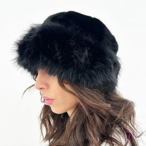 cappello invernale di pelliccia nero colbacco de caro calzature