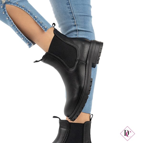 stivaletti neri tacco basso beatles con elastici laterali de caro calzature (5)
