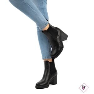 tronchetto nero eco pelle beatles con elastici e tacco alto de caro calzature (1)