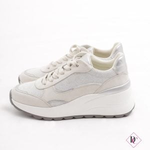 Zapatillas grises primavera verano con cuña alta y purpurina de caro calzado