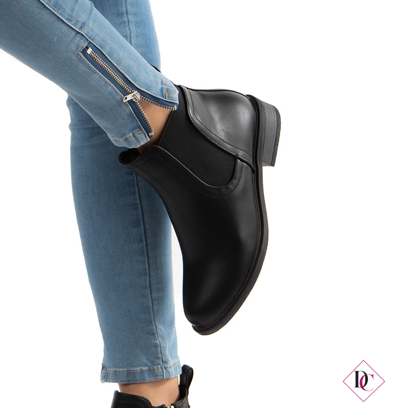Acquista Stivaletti bassi Chelsea donna pelle nero su Acquista Stivaletti bassi Chelsea donna pelle nero su