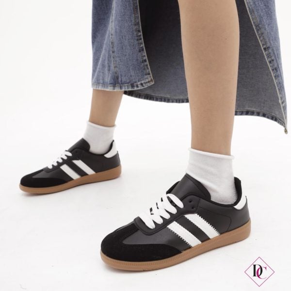 Sneakers nero bianco con bande laterali de caro calzature (2)
