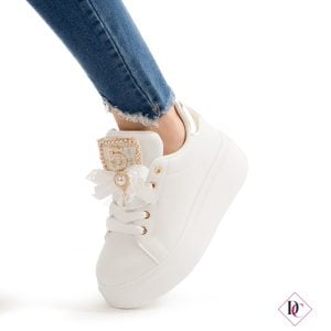 sneakers bianche con zeppa alta fiocco e perle de caro calzature