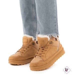 Wintersneaker in Kamelhaar mit Fellbesatz von De Caro Footwear 3