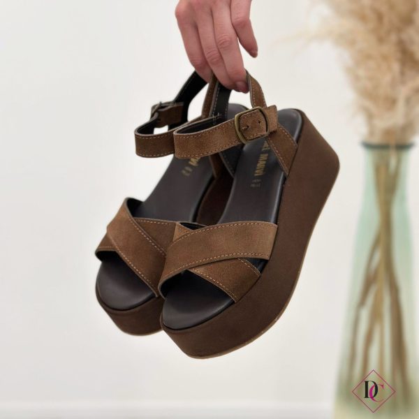 sandali vera pelle scamosciati marrone con zeppa de caro calzature (1)