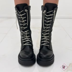 anfibi alti al ginocchio pelle nero con tacco basso lacci eleganti de caro calzature (1)