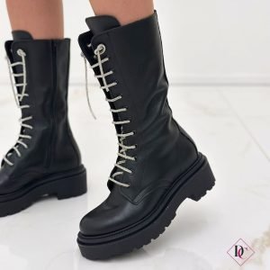 anfibi alti al ginocchio pelle nero con tacco basso lacci eleganti de caro calzature (5)