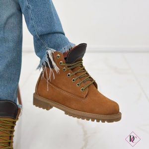 anfibi camel con lacci tacco basso vera pelle nabuk de caro calzature (4)