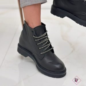 anfibi caviglia bassa vera pelle neri eleganti con strass de caro calzature (1)