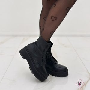 anfibi pelle nero con suola alta e zip davanti de caro calzature (6)