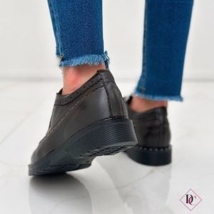sneakers eleganti con borchie inglesine vera pelle testa di moro de caro calzature (4)