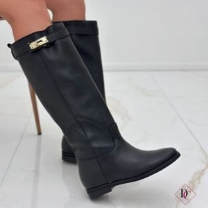 stivali neri eleganti vera pelle con zeppa interna e cinturino oro de caro calzature (6)