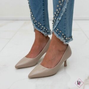 Décolleté classico Amelia elegante a punta con tacco sottile