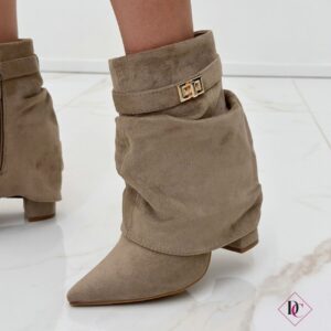 tronchetto camoscio khaki elegante con lucchetto oro de caro calzature (5)