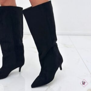 stivali neri curvy con gambale largo e tacco alto eleganti de caro calzature (4)
